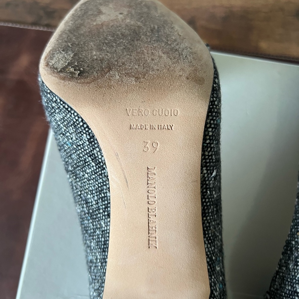 Manolo Blahnik Tweed Buckel Pumps (original box) - Picture 5 of 10